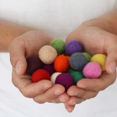 najs-design-porcelain-kulicka-ball-felt-tereza-severynova-05