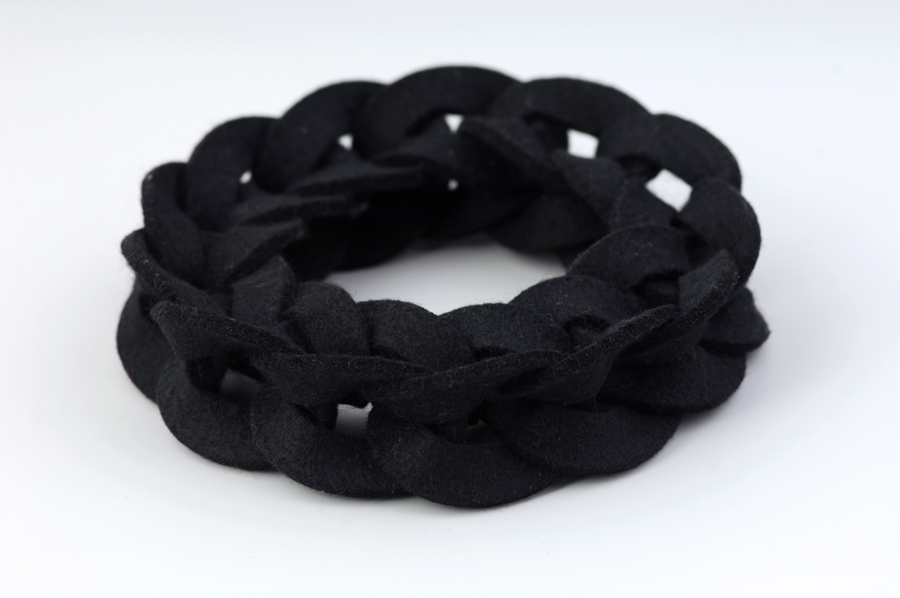 najs-felt-bracelet-structure-tereza-severynova-05