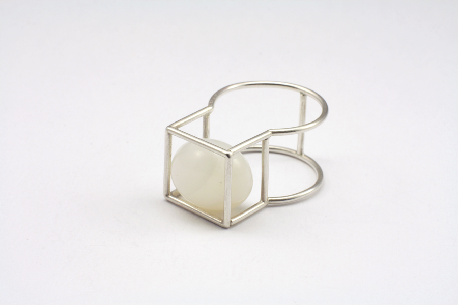 najs-gabion-silver-stone-ring-tereza-severynova-03